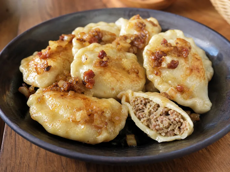 Danie Pierogi z mięsem i kapustą
