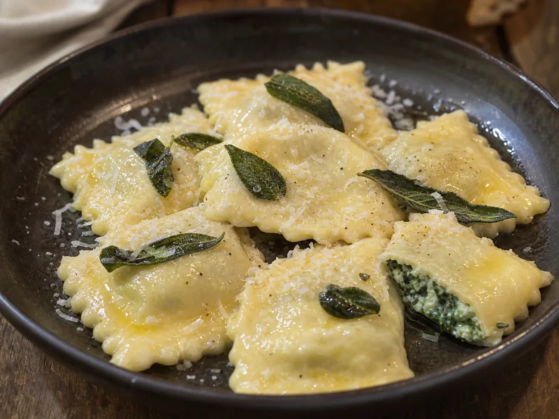 Danie Ravioli ze szpinakiem i ricottą